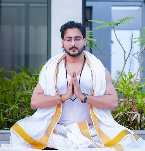 Best Astrologer in India Gaurav Tribedi giving consultation in Kolkata studio - Top Rated Vedic Remedies